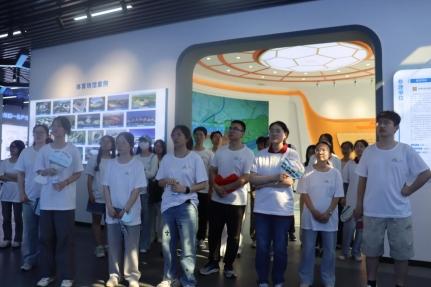 万宝优配 北京大学、山东大学、浙江大学赴中建八局一公司建设项目开展暑期社会实践活动